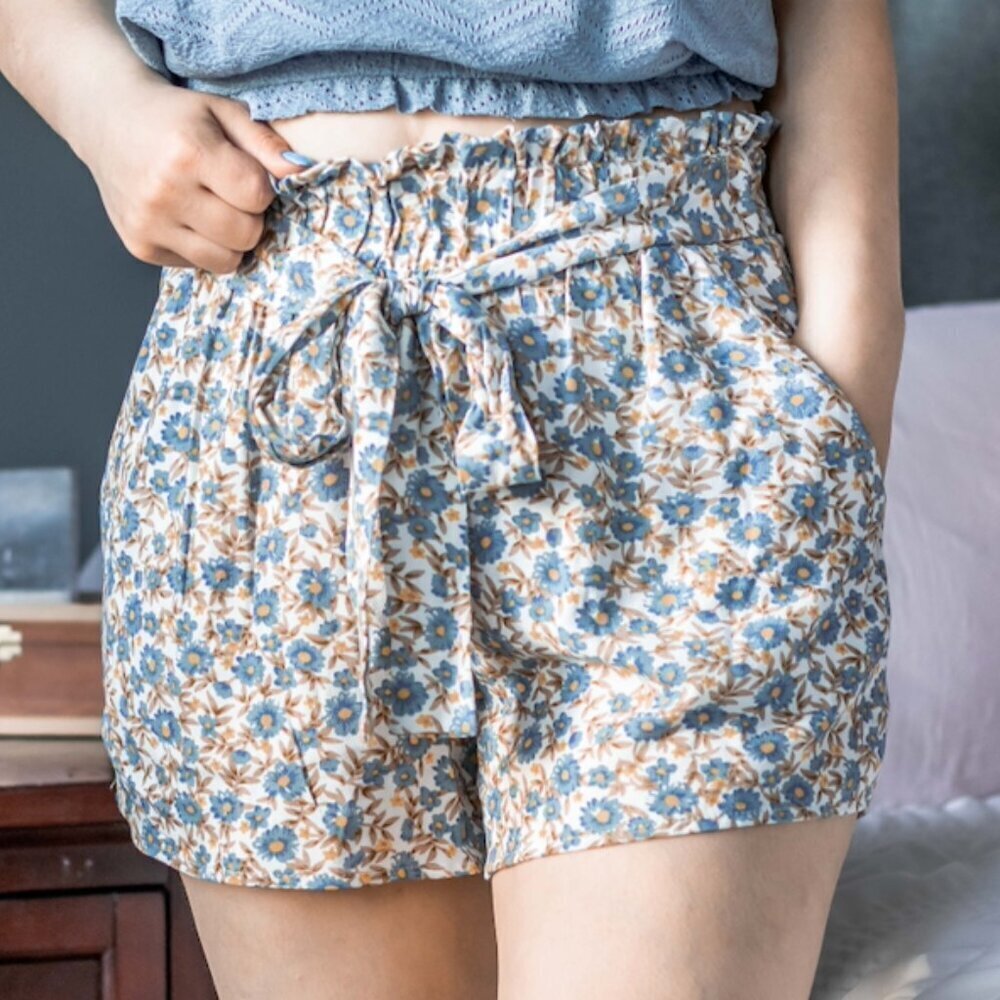 Blue Floral Linen Shorts - Picture 3 of 9